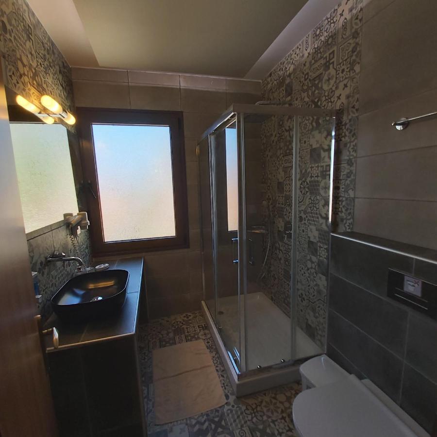 Aeolic Star Hotel กาลัมปากา ภายนอก รูปภาพ